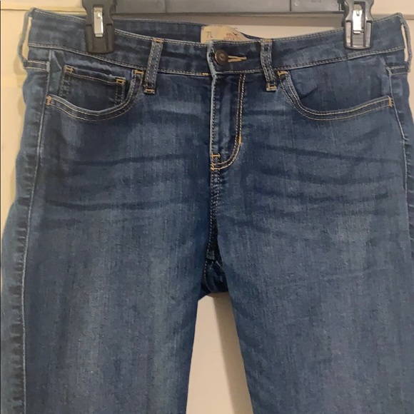 Hollister super skinny denim - Picture 2 of 5